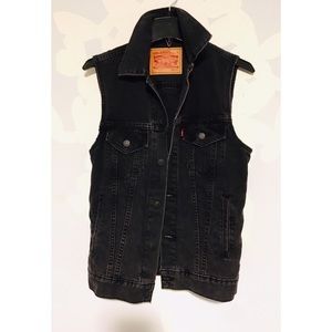 Levi Men’s Black Denim Vest